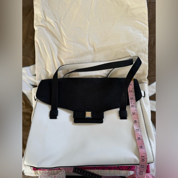 ‼️SOLD‼️Kate Spade Essential Large Work Tote - Picture 9 of 13